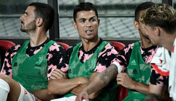 Sorry, Ronaldo hrát nechce, omlouval hvězdu Nedvěd. Bude soud!