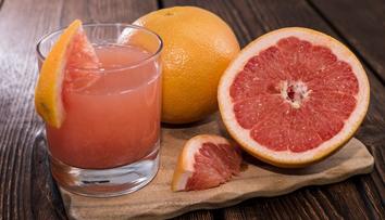 Pijte grapefruitovou šťávu, když jíte tučné jídlo! ZHUBNETE