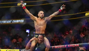 UFC 310: Pantoja rychle porazil debutanta a potřetí obhájil titul