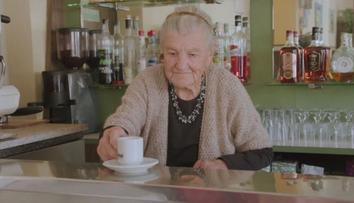 V italském městečku žije nejstarší baristka vůbec. Pracovat chce alespoň do 105 let