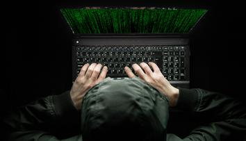 Muž nabízel na internetu tisíce filmů, teď mu hrozí pět let vězení