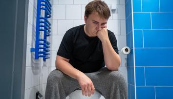Muž nebyl měsíc na záchodě, potom tragicky zemřel. Důvod všechny šokoval