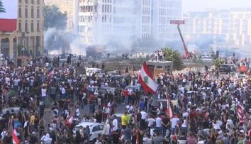 Libanonská vláda neustála protesty, kvůli explozi v přístavu skončila