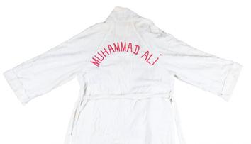 Sběratelé, pozor! Do dražby jde legendární župan Muhammada Aliho