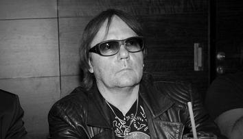 Vdova po Valentovi z Olympicu rázně rozhodla o pohřbu. Kapelu vyšachovala