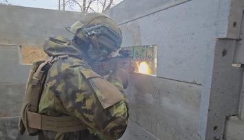 Masivní cvičení české armády. Vojáci simulovali likvidaci dronů nepřítele