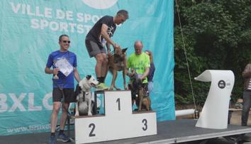 Belgičané zažili neobvyklé sportovní hry. Závodily stovky psů se svými majiteli