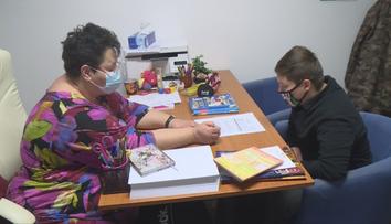 Děti mají mezery dohánět doučováním. Zájem o něj roste, ale jenom někde