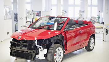 SUV bez střechy: Ve Škodě přestavěli Karoqa na kabriolet