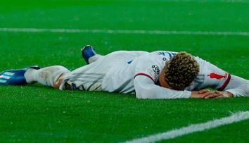 VIDEO: Nejde se nesmát! Lyon si podrthl větev šíleným vlastencem