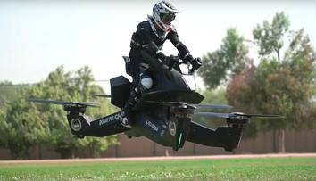 Tohle nejsou Star Wars! Policie v Dubaji testuje létající motorky!