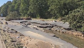 PŘEHLED: Tudy neprojedete. Velká voda strhla na řadě míst silnice i mosty