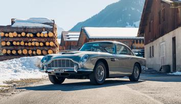 Tohle auto miloval James Bond i Sean Connery. Jeho vzácný Aston Martin je na prodej