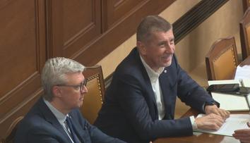 Poslanci se sešli na mimořádné schůzi. Řešili Babišův možný střet zájmů