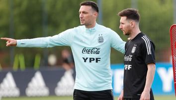 Fotbal a politiku míchat nebudu. Musíme mít respekt, říká před utkáním s Anglií Scaloni