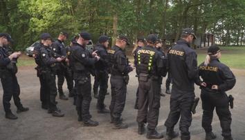 Policisté po třech týdnech našli zmizelou ženu z Pardubicka. Museli volat sanitku