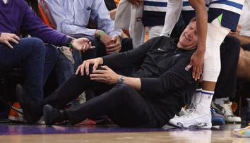 Hrozivá srážka a zranění. Trenéra v NBA sestřelil jeho svěřenec