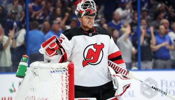 Nejhorší jednička v NHL: Bere 135 milionů, už rok nevyhrála