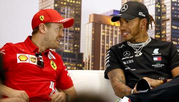 Ferrari ho drtí, Hamilton potřebuje radu od jiné legendy F1