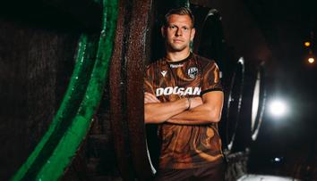 Plzeň ukázala divoký venkovní dres. Odkazuje na pot, průmysl i pivo