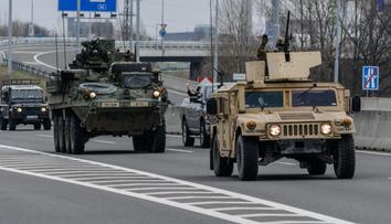 Českem projede americký vojenský konvoj. Dejte si pozor, varuje policie řidiče