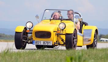 Tohle je nový český sporťák: Milionový roadster ze Smržovky