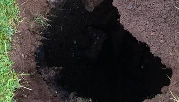 Tajemné schody do pekla! Kam vede temná díra, nikdo netuší