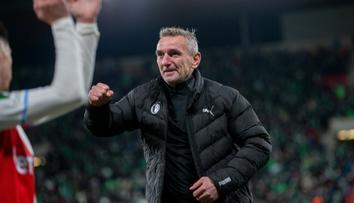Skvělé gesto kouče Slavie. Kvůli charitě vydražil medaili za triumf v MOL Cupu