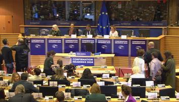 Europarlament schvaluje šestici možných politiků na funkci eurokomisaře
