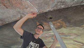 Největší kostel v Jihlavě prochází obnovou. Restaurátoři pracují i za provozu