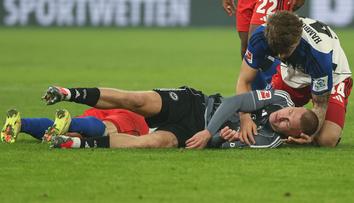Bundesliga oslavuje 18letého hrdinu. Protihráči přímo na hřišti zachránil život