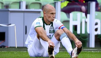 Smolná premiéra! Záložník Robben se v prvním ligovém utkání zranil