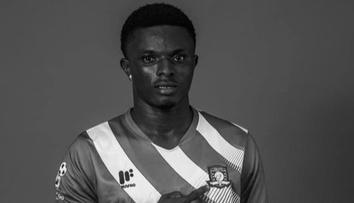 Šok a hrůza. Fotbalista Frimpong zemřel při přepadení týmového autobusu
