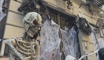 Halloween ovládl celý svět. Nechybí dýně, masky ani koledování