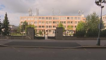 Nákaza na pražské základce: Salmonela potvrzena, další děti končí v nemocnici