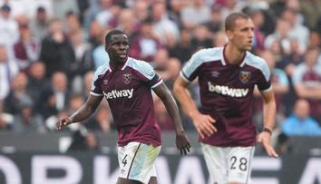 Rodinu Součkova spoluhráče přepadli. West Ham nabízí 700 tisíc za informace