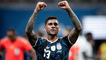 Doufám, že v důchodu nebudu tak hloupý. Hrdina Argentiny se pustil do slavné legendy