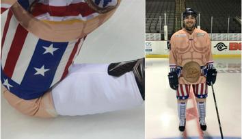 Dneska za Rockyho! Hokejisté Tolleda navlékli netradiční trikot