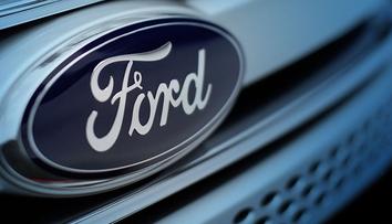 Překvapivá svatba z nouze. Ford se spojí s Renaultem, nechá si od něj vyrábět auta