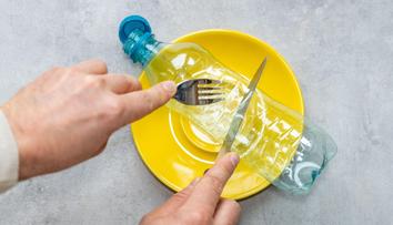 Do těla se nám ročně dostane až 120 000 částic mikroplastů, upozorňuje Winkler