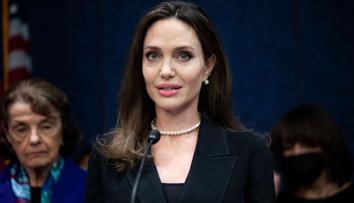 Angelina Jolie na nových fotografiích odhalila jizvy. Promluvila o vážné nemoci
