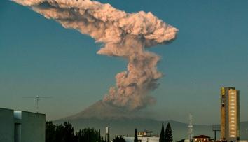 EL Popo opět ožil, popel po erupci vyletěl až do tří kilometrů