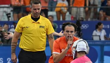Nesportovní gesto v Paříži. Olympijský vítěz se vysmíval poraženému