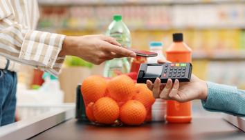 Řetězce Kaufland a Lidl zavádí novinku. Mění způsob placení na prodejnách