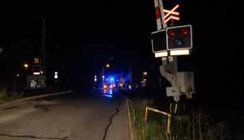 Smrt na přejezdu, kde se zabila Bartošová: Motorkář sundal helmu a počkal na vlak