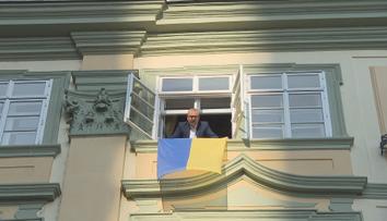 Česko si na vyvěšování vlajek potrpí. Emoce kromě Ukrajiny vyvolává také Tibet