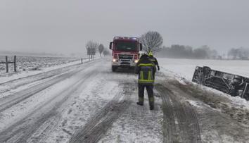 Rakousko zasáhla sněhová kalamita. Problémy byly na letištích i na horách