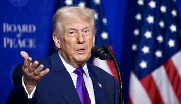 Trumpovi válka s Íránem nestačí. Mluví o převzetí další země