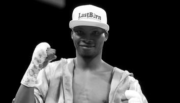 Zemřel bývalý mistr světa v boxu. Rekordmana zastřelili před jeho domem
