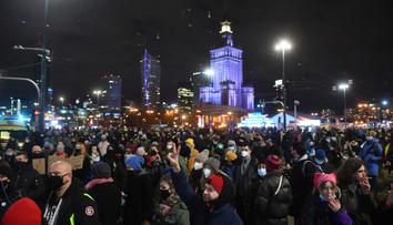 Další protesty v Polsku, lidé vyšli do ulic kvůli zákonům o potratech